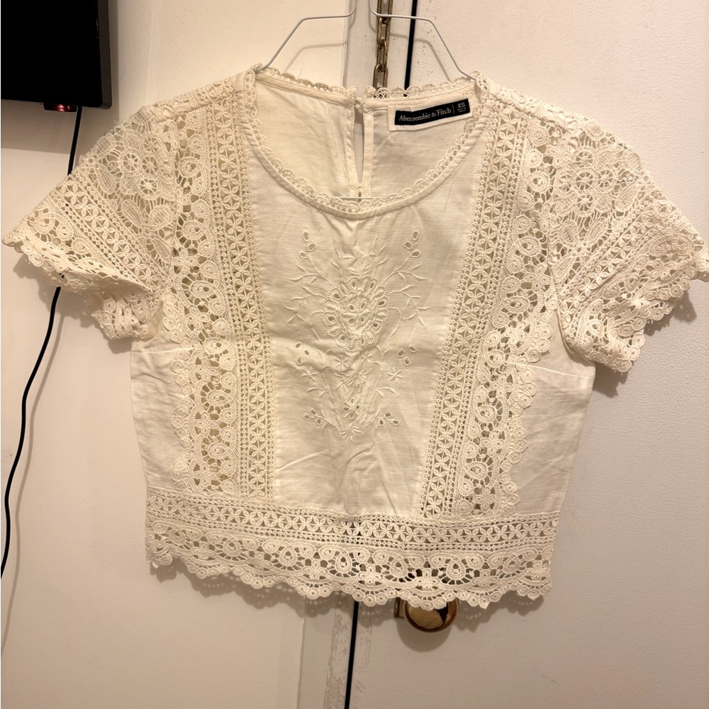 Abercrombie Lace White Cropped Top Blouse